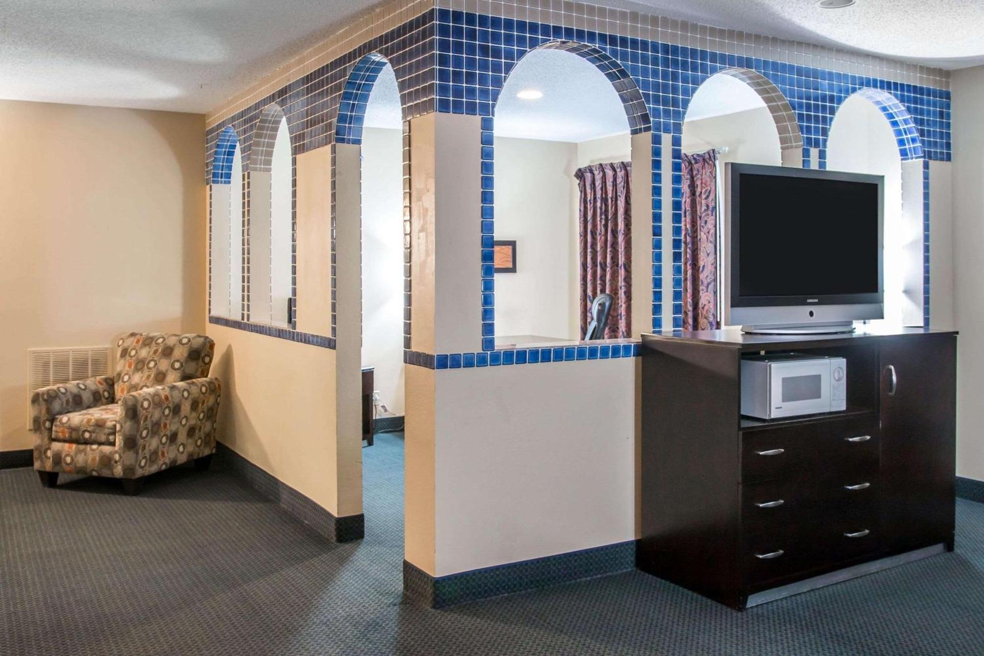 Country Inn & Suites By Radisson, Battle Creek, Mi Екстер'єр фото